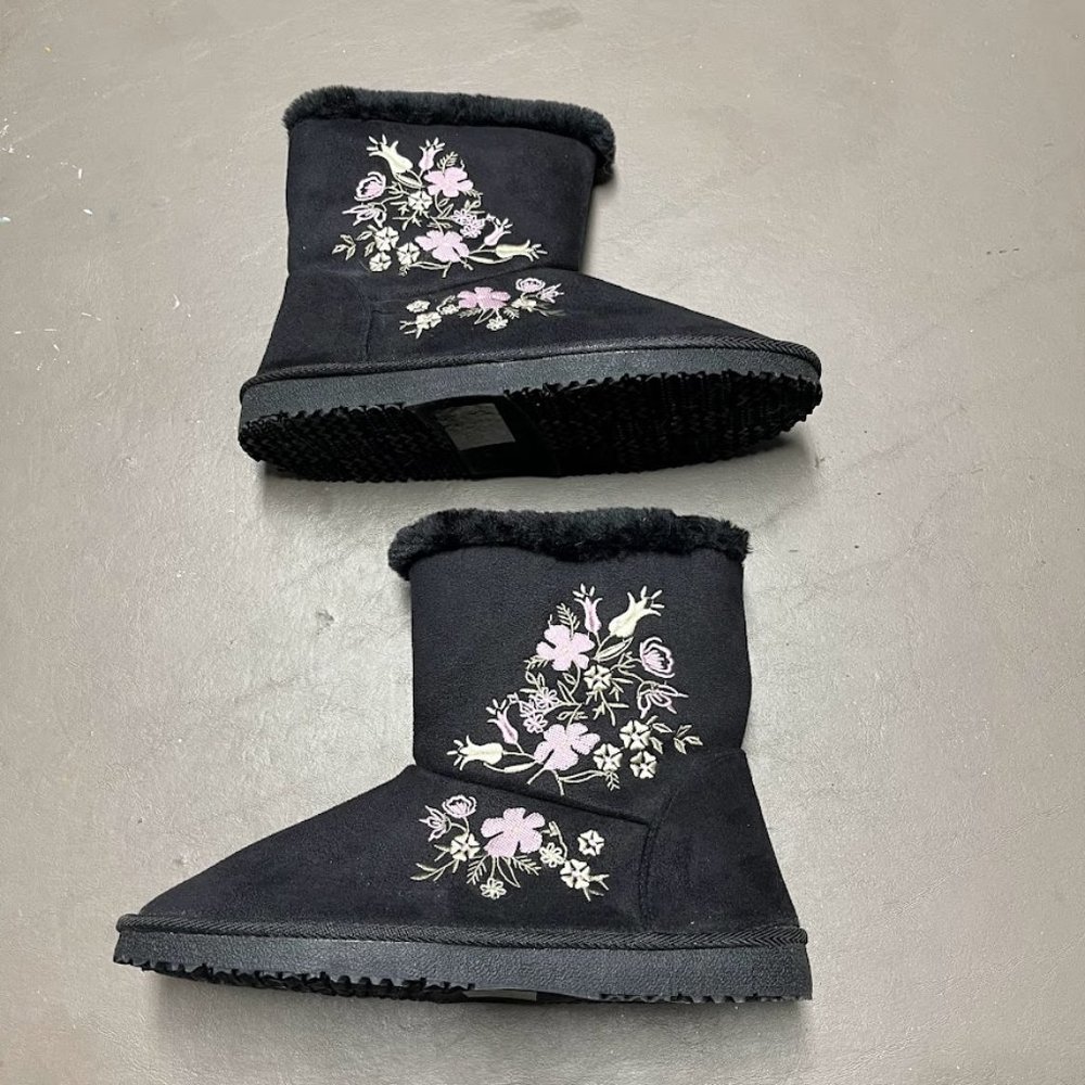 JustFab Size 9 Black Winter Boots